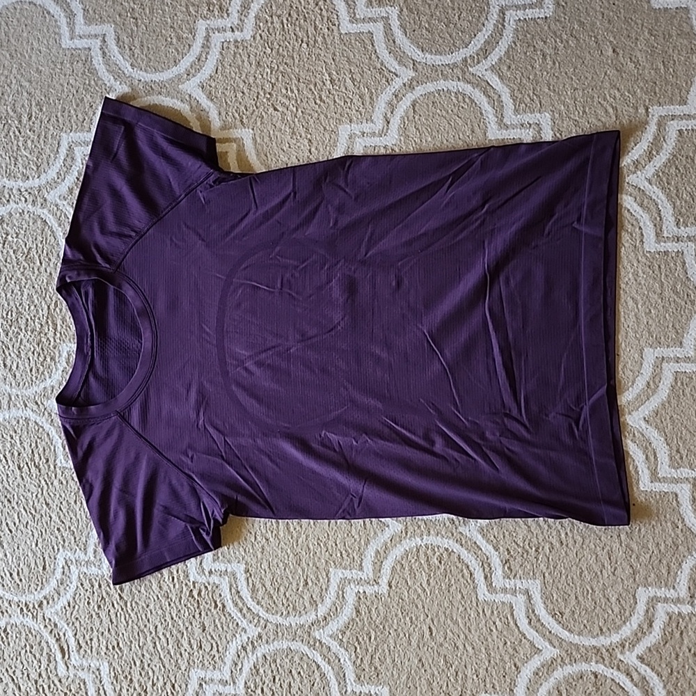 Lululemon Swiftly Tech Short Sleeve in Purple EUC